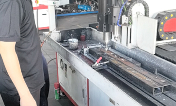 <b>氣溫下降數(shù)控打孔攻絲機如何維護(hù)？</b>
